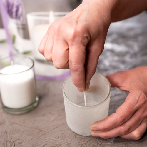 Artikel Kerzensand Wachsgranulat mit Docht Duft Lavendel 400g